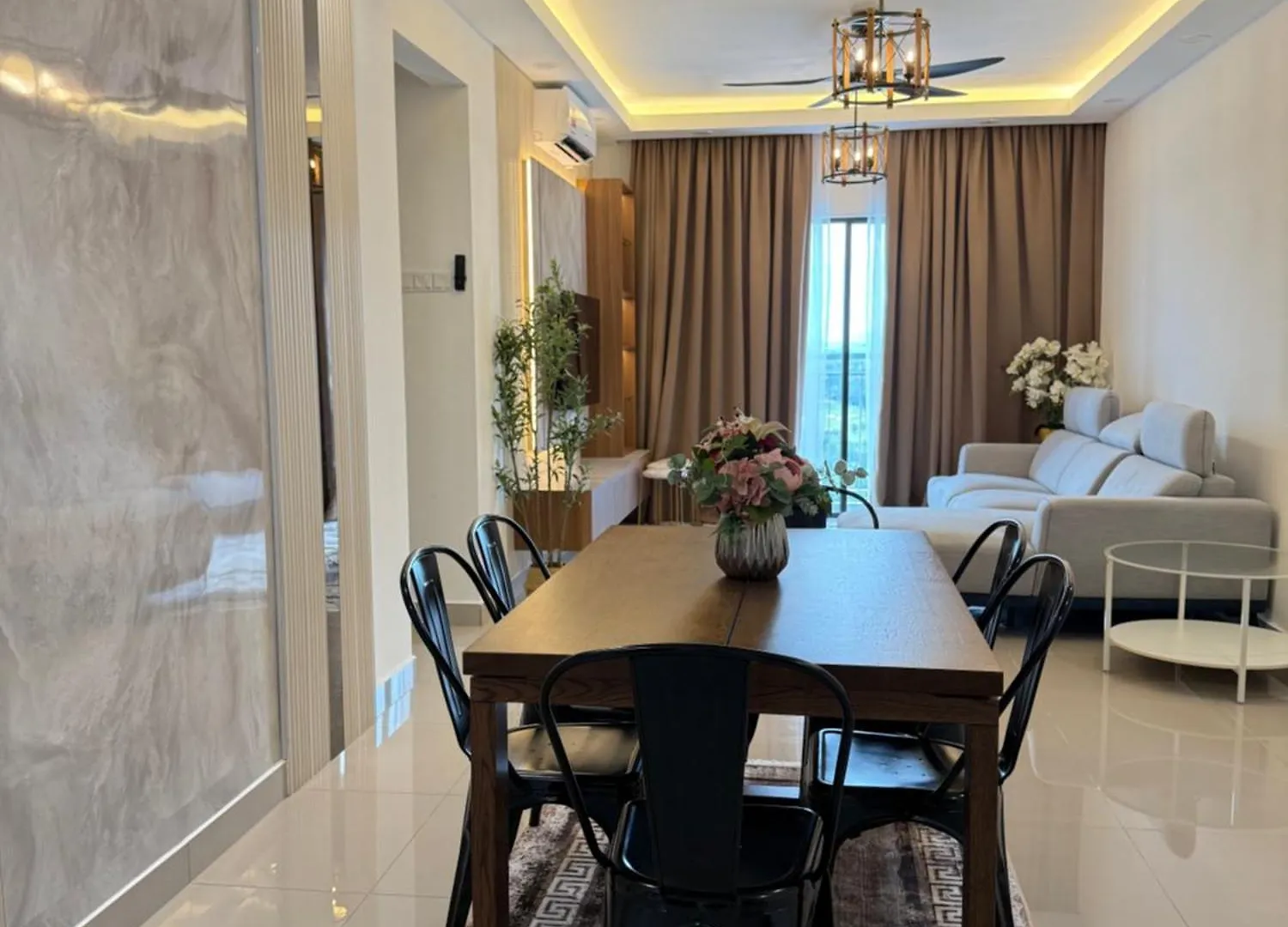 The Cozy Nest 5 Min Mid Valley 10 Min Ciq 10 Pax Johor Bahru 0*,  Malezya